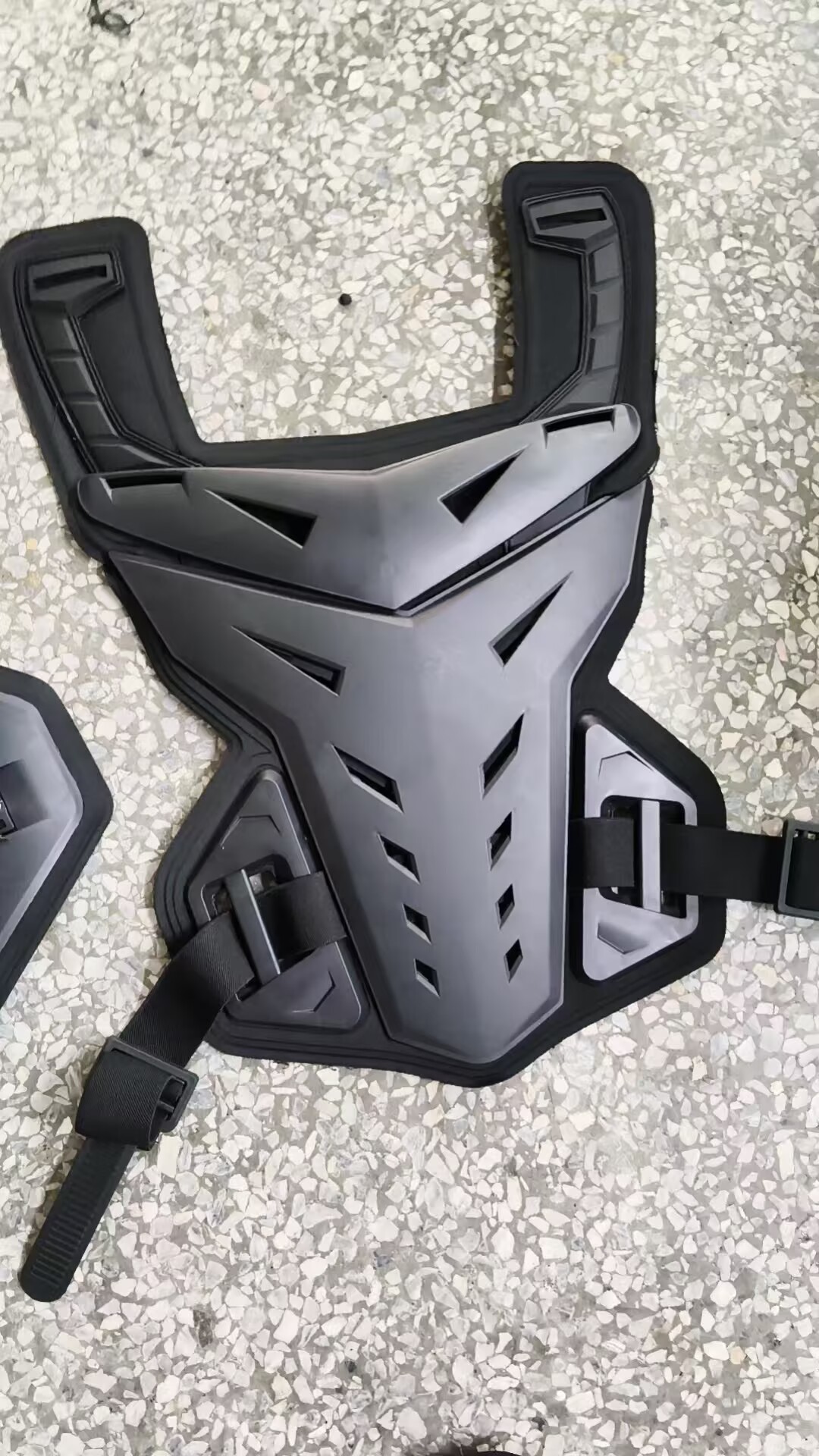 سترة واقية للدراجات النارية، د - مراجعة Chest Protector Armor وسعره
